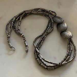 Vintage Necklace Silver tone.